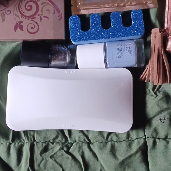 Assortment of makeup nail polish mini UV light hair clip makeup never used - Picture 2 of 4